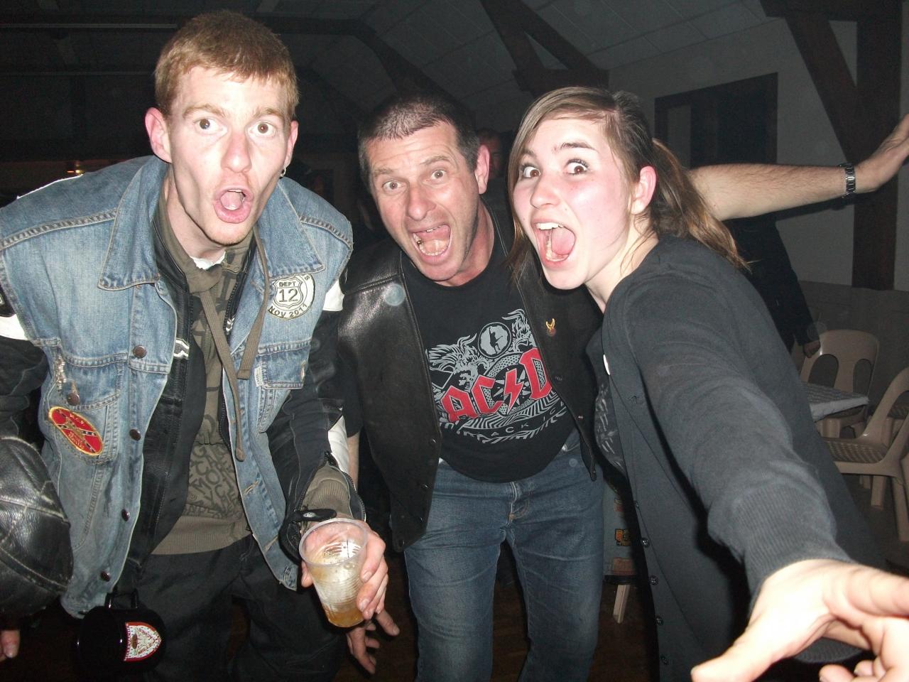 PLUS FORT ON ENTEND RIEN !!!