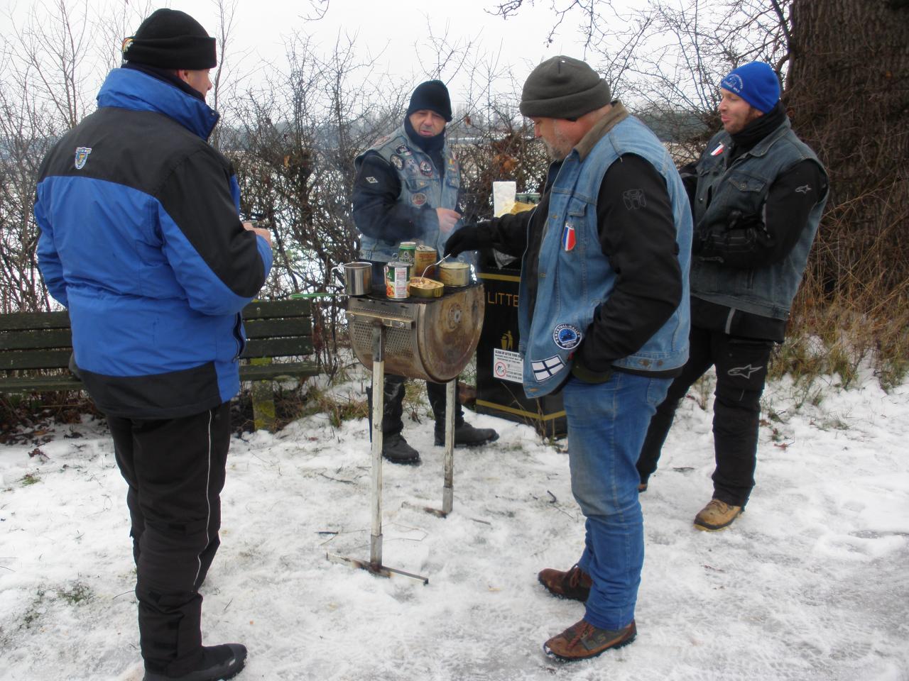 POSE CASSE CROUTE ON VOUS DIT
