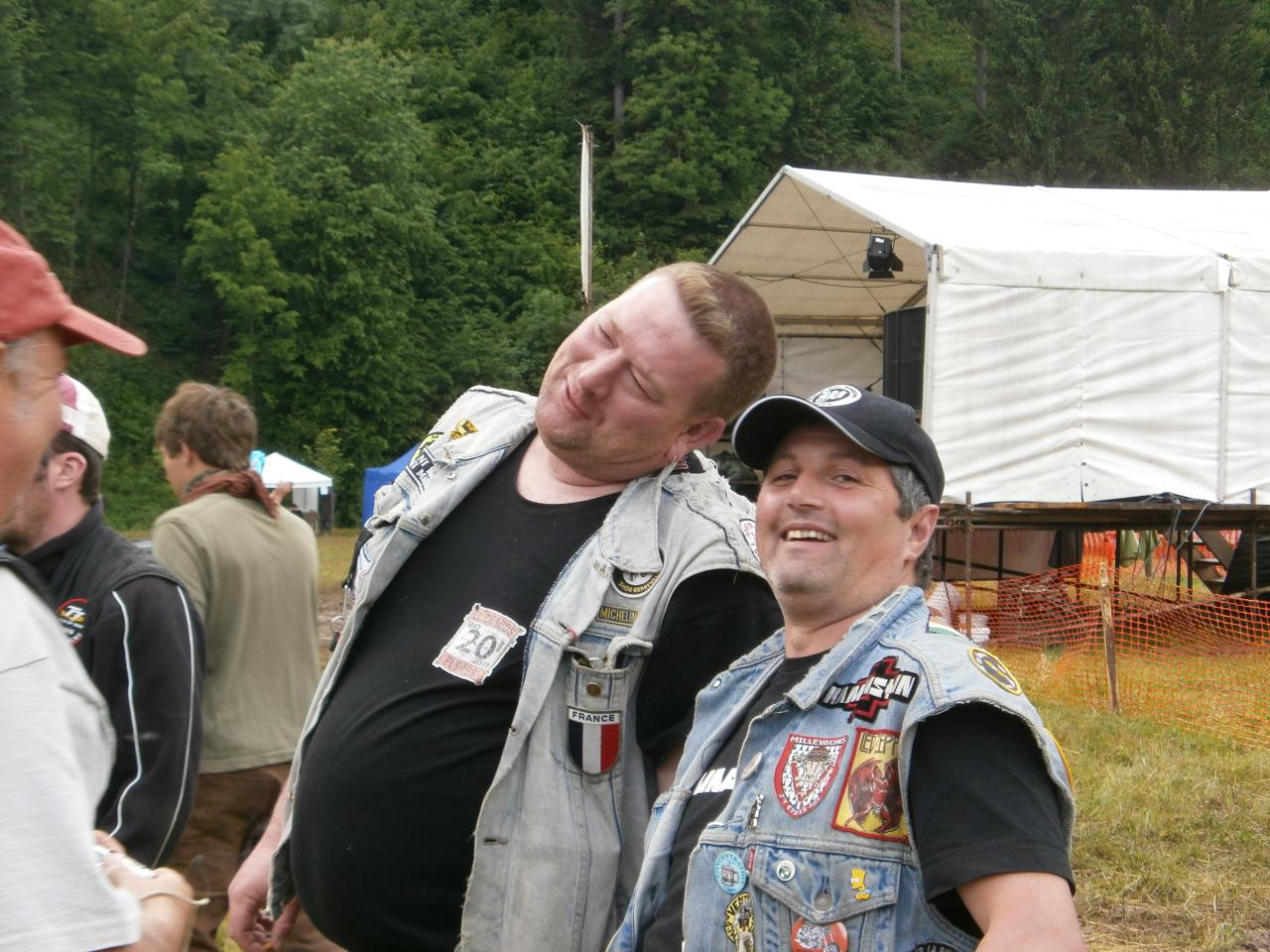 UN SIMSON & UN FRELON